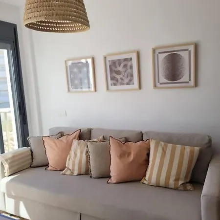 Piso Moderno Cerca De La Playa *